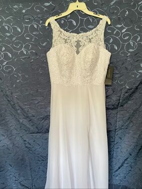 Wedding Dress Size Large Elegant Lace Bodice Maxi Dress in White with Train NWT